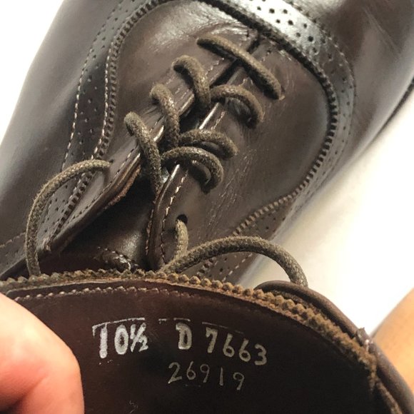 Allen Edmonds Plain-toe Lace-up Oxford Shoes - 10.5D Brown main image 14